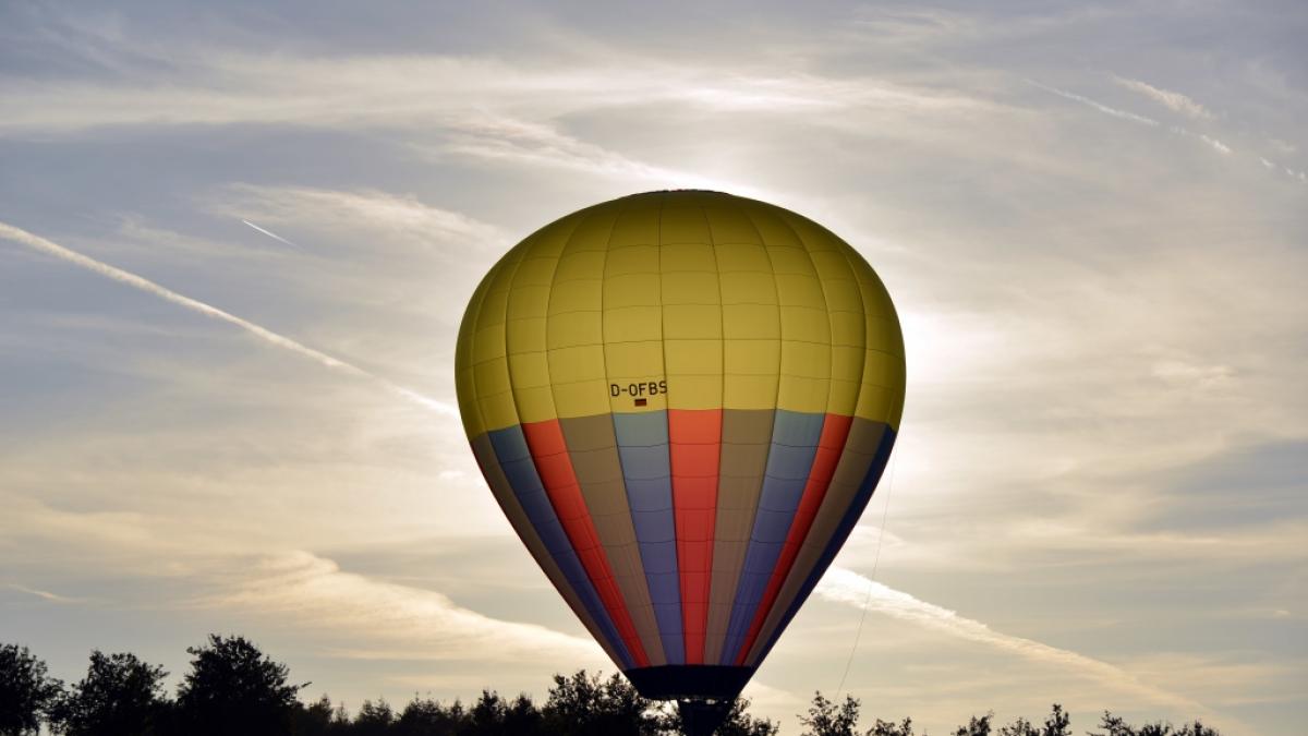 In Rheinland-Pfalz ist am 16. August ein Hei&szlig;luftballon abgest&uuml;rzt. (Symbolfoto). (Foto)