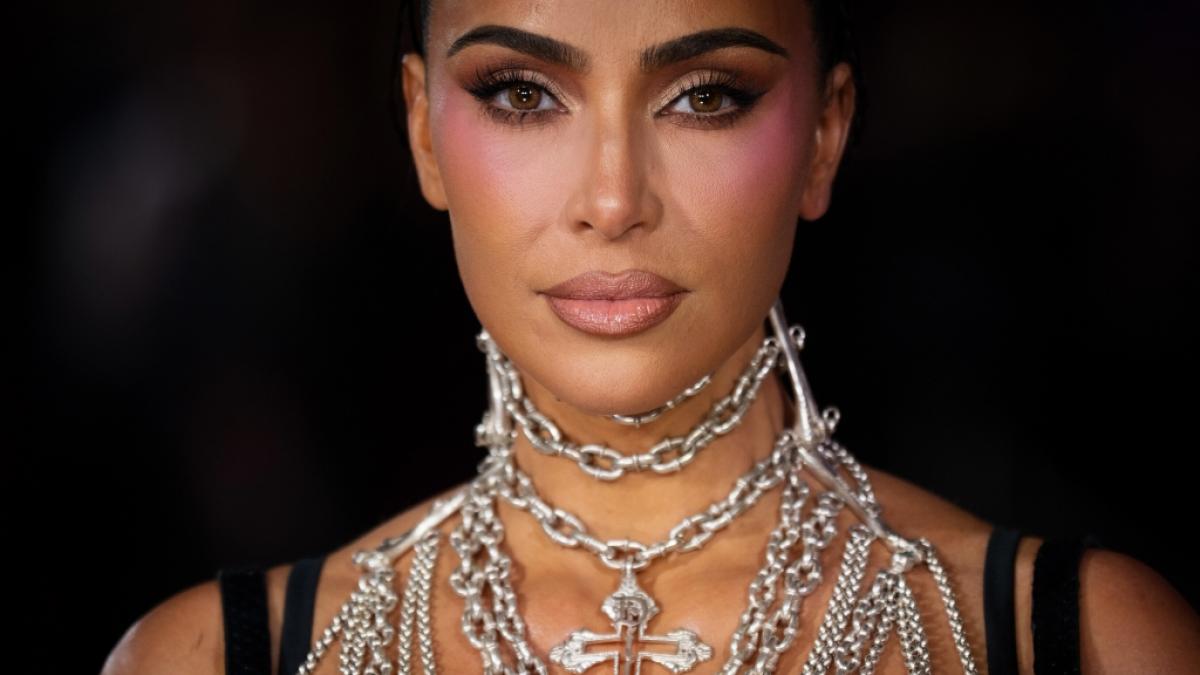 Kim Kardashian: Pixie-Style trifft auf Bodypainting - Instagram &uuml;erschl&auml;gt sich. (Foto)