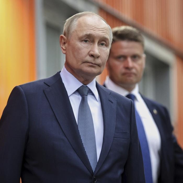 Ukraine-Drohnen jagen russische Infrastruktur am Schwarzen Meer in die Luft