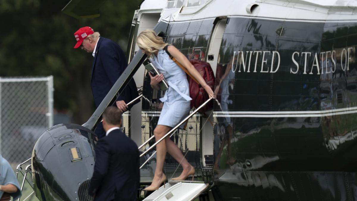 Durfte Assistentin Natalie Harp US-Pr&auml;sident Donald Trump ohne vorherigen Sicherheitscheck nah kommen? (Foto)