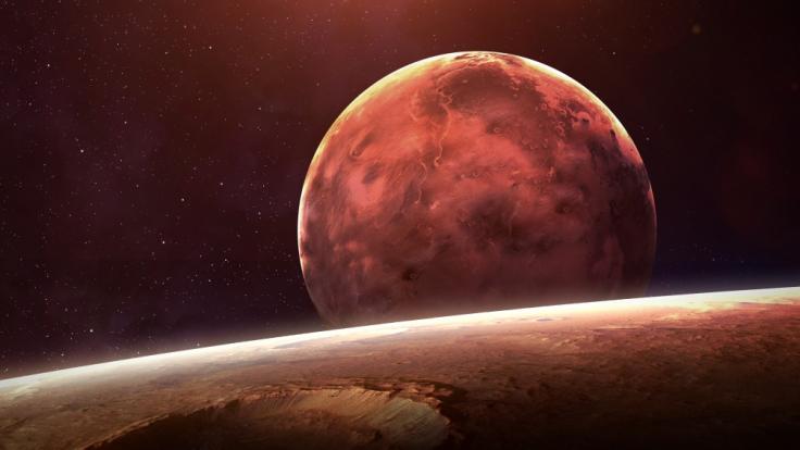 Laut Astrologie ist derzeit Vorsicht geboten: Wenn Merkur rückläufig ist, sollten wir auf bestimmte Tätigkeiten verzichten.
