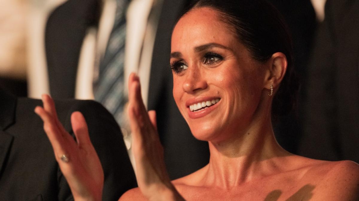 Meghan Markle k&ouml;nnte bald zur K&ouml;nigin von England gekr&ouml;nt werden - zumindest in der Vorstellung all jener, die bizarren Parallelwelt-Ideen nachh&auml;ngen. (Foto)