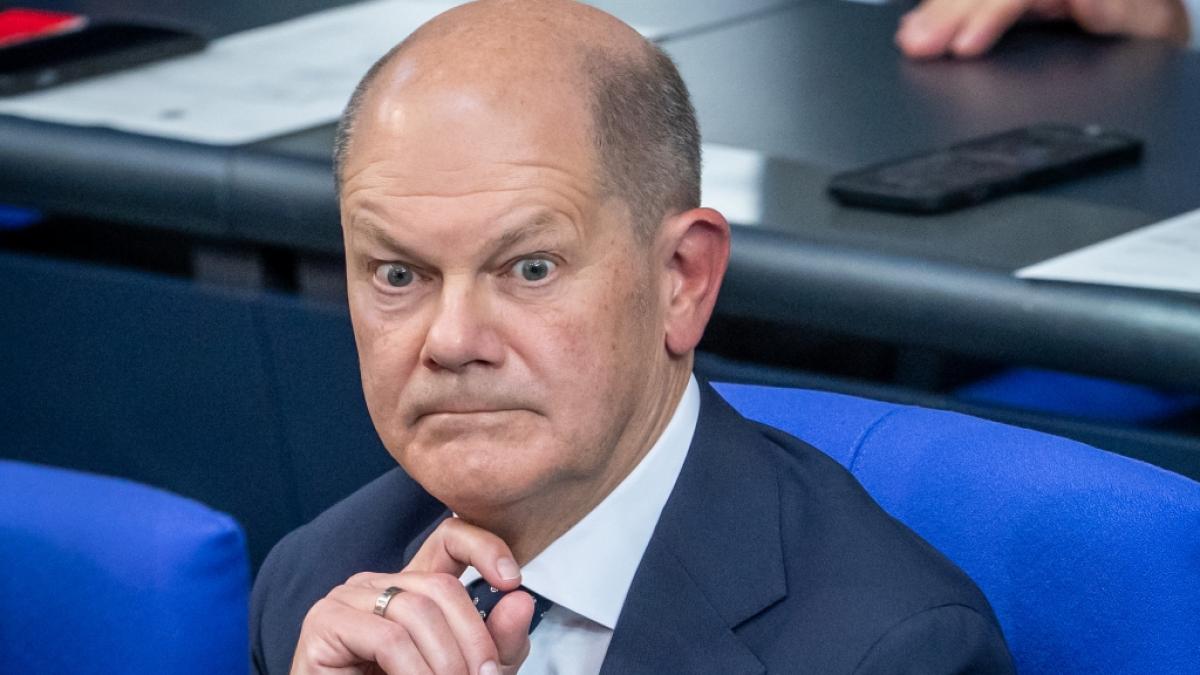 Bundeskanzler Olaf Scholz hat im Bundestag eine industriepolitische Offensive angek&uuml;ndigt und Oppositionsf&uuml;hrer Friedrich Merz scharf angegriffen. (Foto)