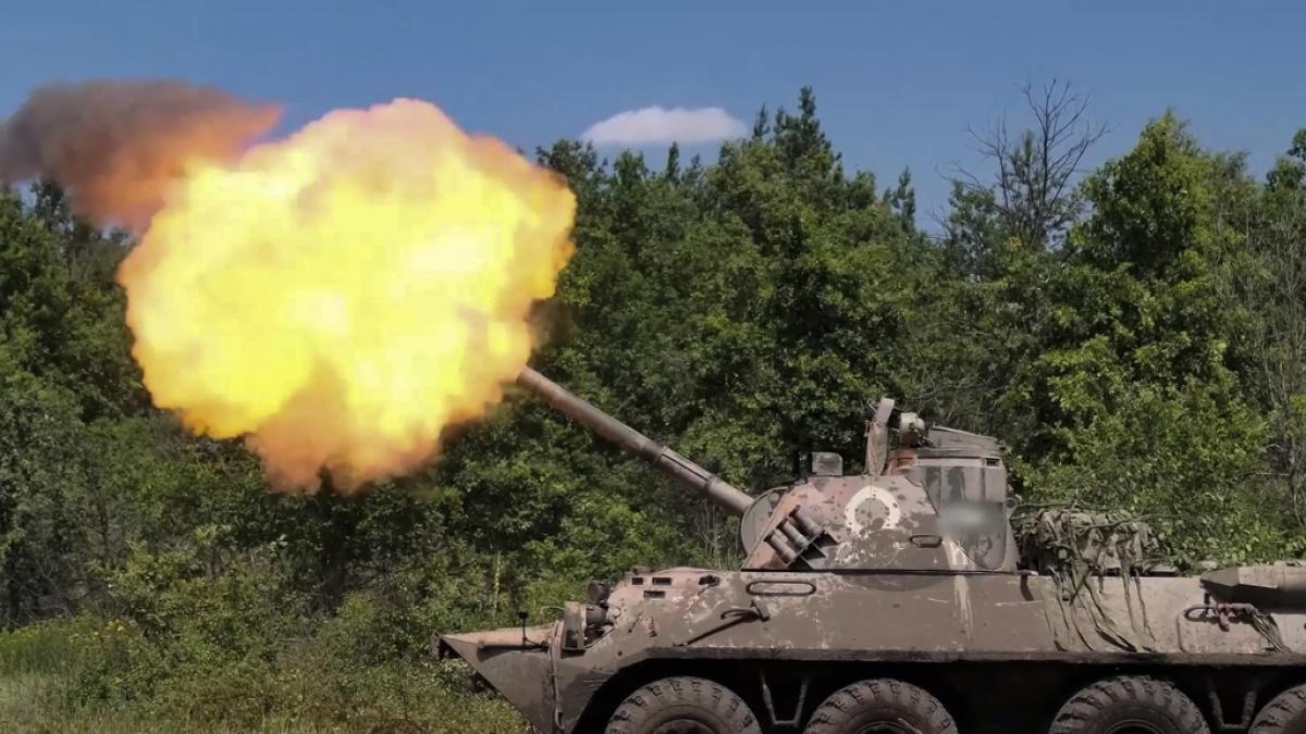 Wladimir Putin soll bereits Hunderte seiner Super-Panzer im Ukraine-Krieg verloren haben. (Foto)