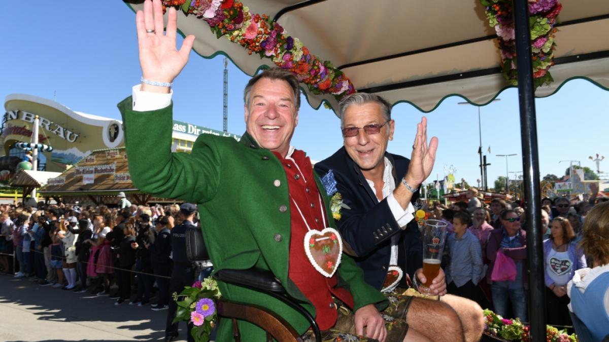 Schlagerstar Patrick Lindner und sein langj&auml;hriger Lebensgef&auml;hrte Peter Sch&auml;fer haben geheiratet. (Foto)