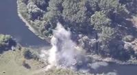 Ein Video zeigt die Zerstörung einer russischen Pontonbrücke.