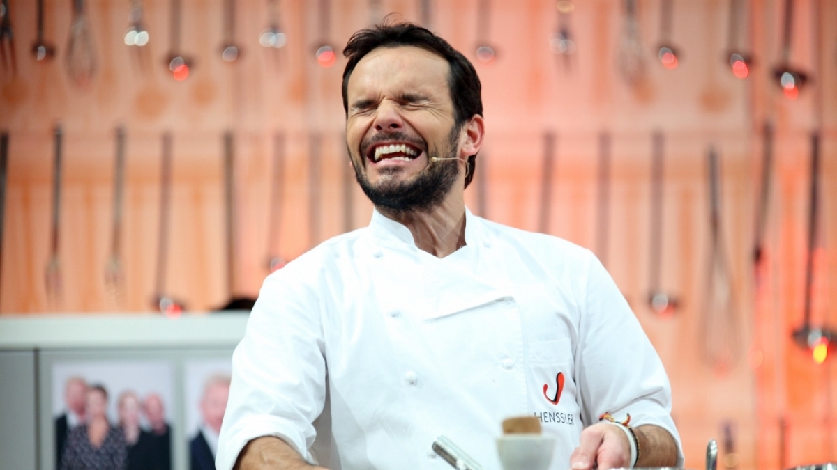 Bei so viel Koch-Quatsch kann selbst Steffen Henssler nicht hinschauen. (Foto)