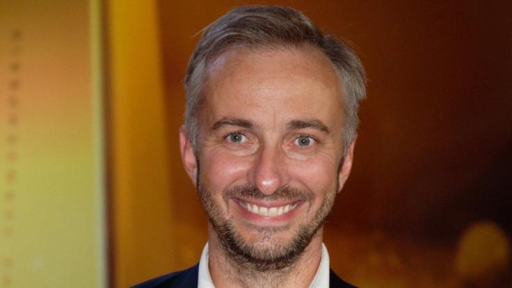 Satiriker Jan Böhmermann sorgt mit einem neuen "ZDF Magazin Royale"-Beitrag für Wirbel.