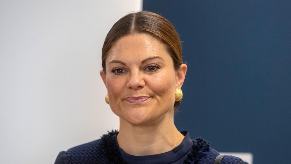 Selbst f&uuml;r Vollprofis wie Kronprinzessin Victoria von Schweden ist es nicht immer leicht, bei offiziellen Verpflichtungen die Konzentration zu wahren. (Foto)