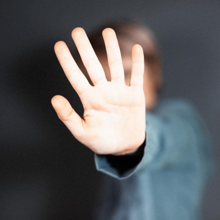 Kinderbande misshandelt 12-Jährigen und filmt mit - Polizei machtlos