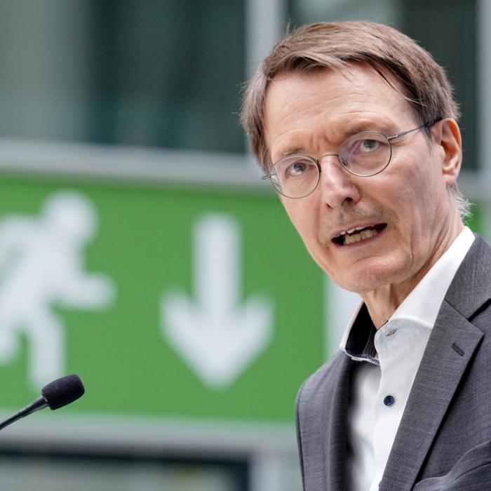 Krasser Krankenkassen-Zuschuss! So hoch sollen die Beiträge 2023 sein