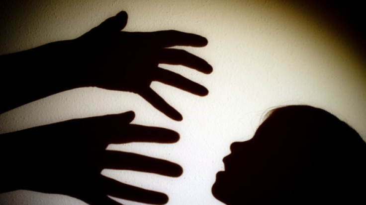 Ungeheuerlich: Um sich ihren Traum von einem weiteren Kind zu erfüllen, ließ eine 33-Jährige ihre 15-jährige Tochter vergewaltigen - von ihrem eigenen Ehemann.
