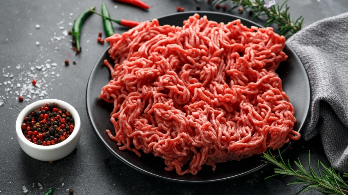Bei Aldi Nord und Lidl verkauftes Hackfleisch wird aus Gr&uuml;nden des vorbeugenden Verbraucherschutzes im Juli 2021 zur&uuml;ckgerufen (Symbolbild). (Foto)
