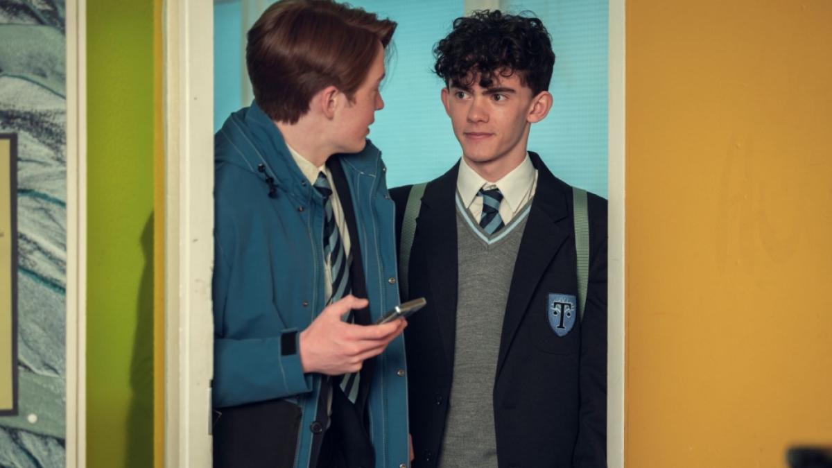 Joe Locke als&nbsp;Charlie Spring (rechts) mit Kit Connor als&nbsp;Nick Nelson in der Netflix-Serie "Heartstopper". (Foto)