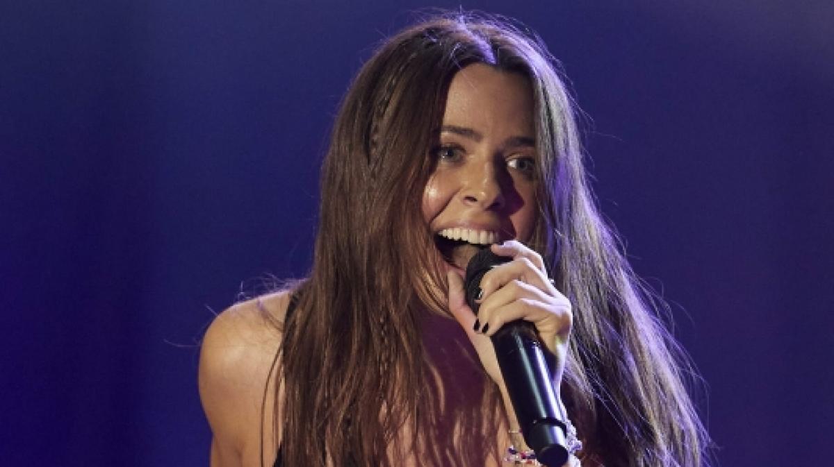 Vanessa Mai macht auf einem neuen Instagram-Foto die Beine breit. (Foto)