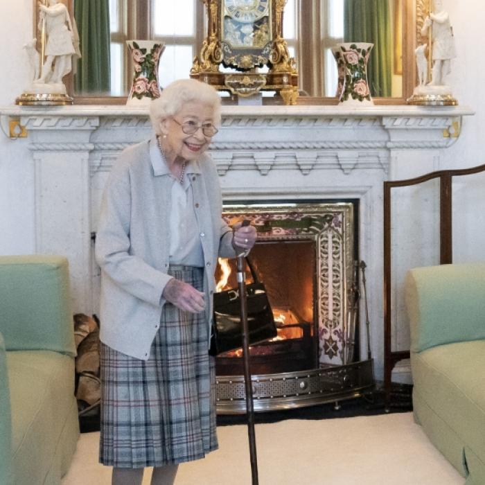 Royals kamen zu spät! Nur SIE weilten am Sterbebett der Königin