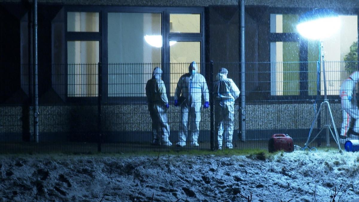 Ermittler sicherten in der Nacht Spuren zu einem Amoklauf in Hamburg. Jetzt ist ein Handy-Video von dem mutma&szlig;lichen T&auml;ter aufgetaucht. (Foto)