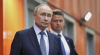 Wladimir Putin (links) führt seit Februar 2022 Krieg gegen die Ukraine.