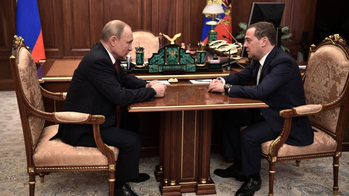 Putin-Freund Dmitri Medwedew (r.) spricht von einer m&ouml;glichen Apokalypse. (Foto)