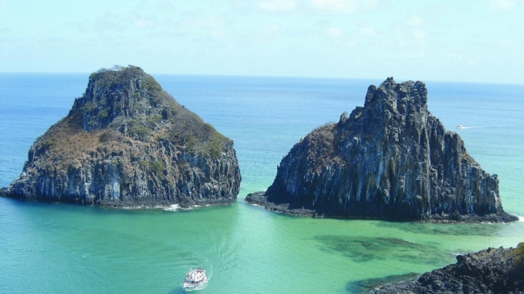 Felsige Ode an die Weiblichkeit: Die Dois Irmão auf der brasilianischen Insel Fernando de Noronha.