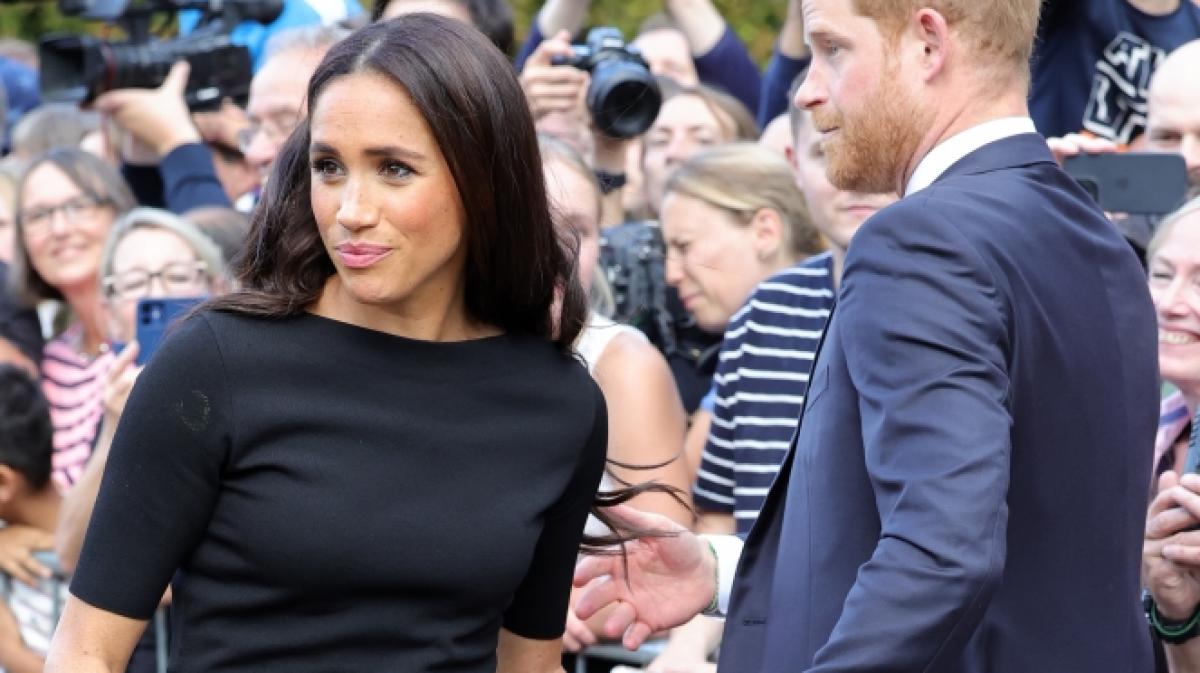 Meghan in geheimer Mission? B&ouml;se Zungen behaupten, die Herzogin von Sussex sei in Gro&szlig;britannien als "Spionin" unterwegs. (Foto)