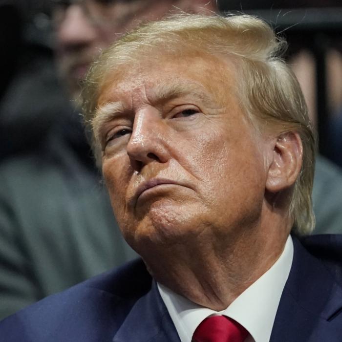 Ex-Präsident am Boden! Twitter-Fotos zeigen mögliche Trump-Verhaftung