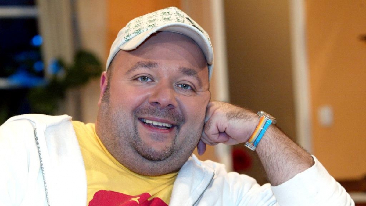 Bei Ulknudel Dirk «Dickie» Bach dürfen keine Schlüssel auf den Tisch gelegt werden. Er räumt Hotelzimmer um, weil er einen Papierkorb am Bett haben muss, auch Bilder werden schon mal von der Wand genommen. (Foto)