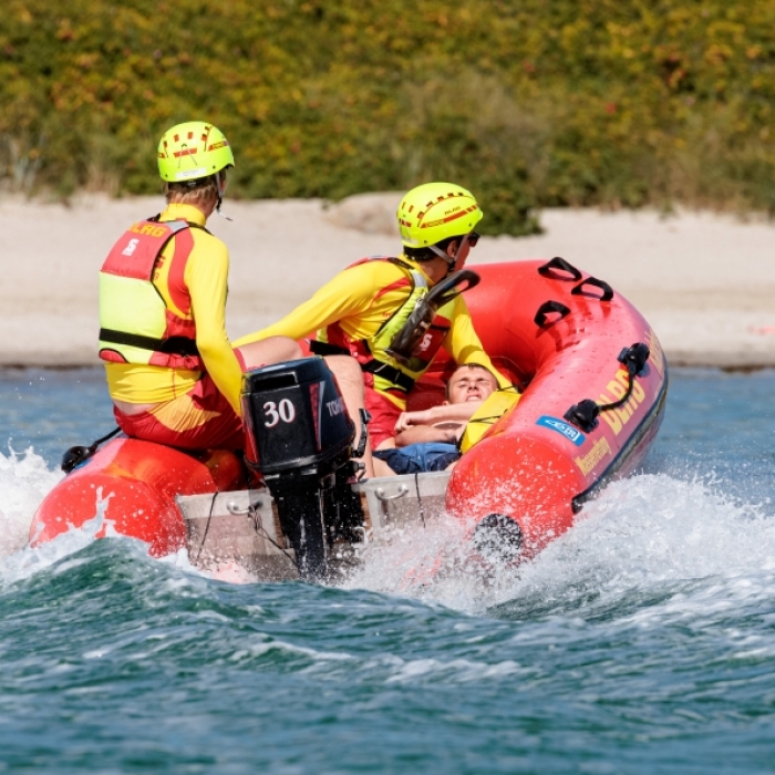 Einsatz zur Rettung einer Person aus der Ems
