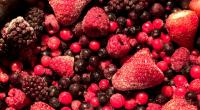 Rewe ruft aktuell Tiefkühlbeeren zurück (Symbolfoto).