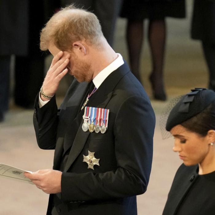 Enthüllt! Wegen Meghan-Zoff kam er zu spät zum Sterbebett der Queen