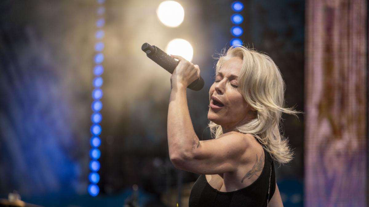 Schlagers&auml;ngerin Michelle verarbeitet auf ihrem letzten Album "Flutlicht" einen Suizidversuch sowie weitere traumatische Erlebnisse. (Foto)