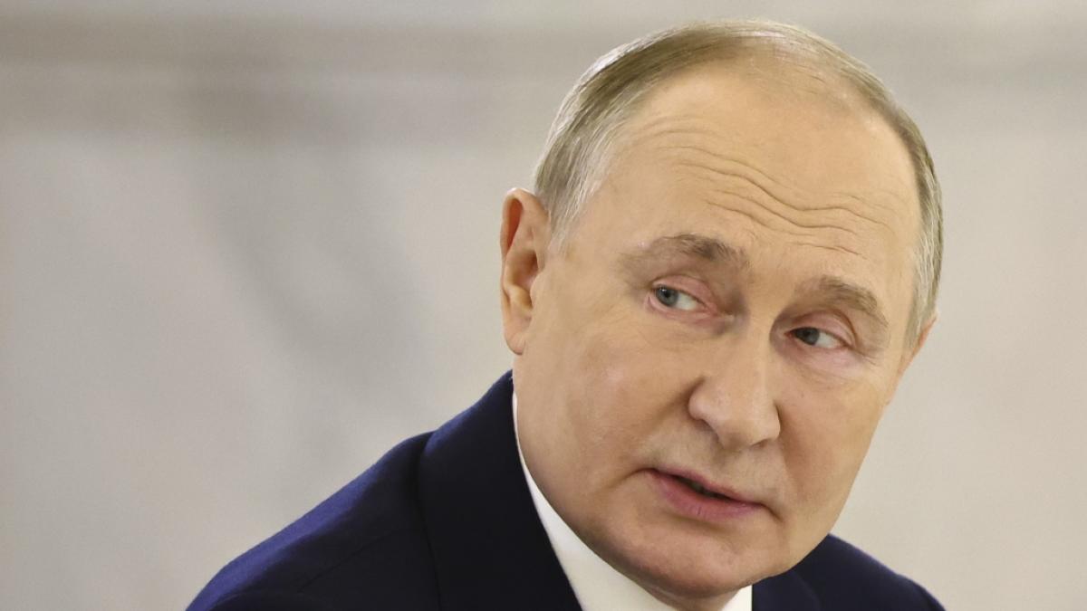 Wladimir Putin ist der Meinung, der modernisierte russische T-90-Panzer sei der beste der Welt. (Foto)