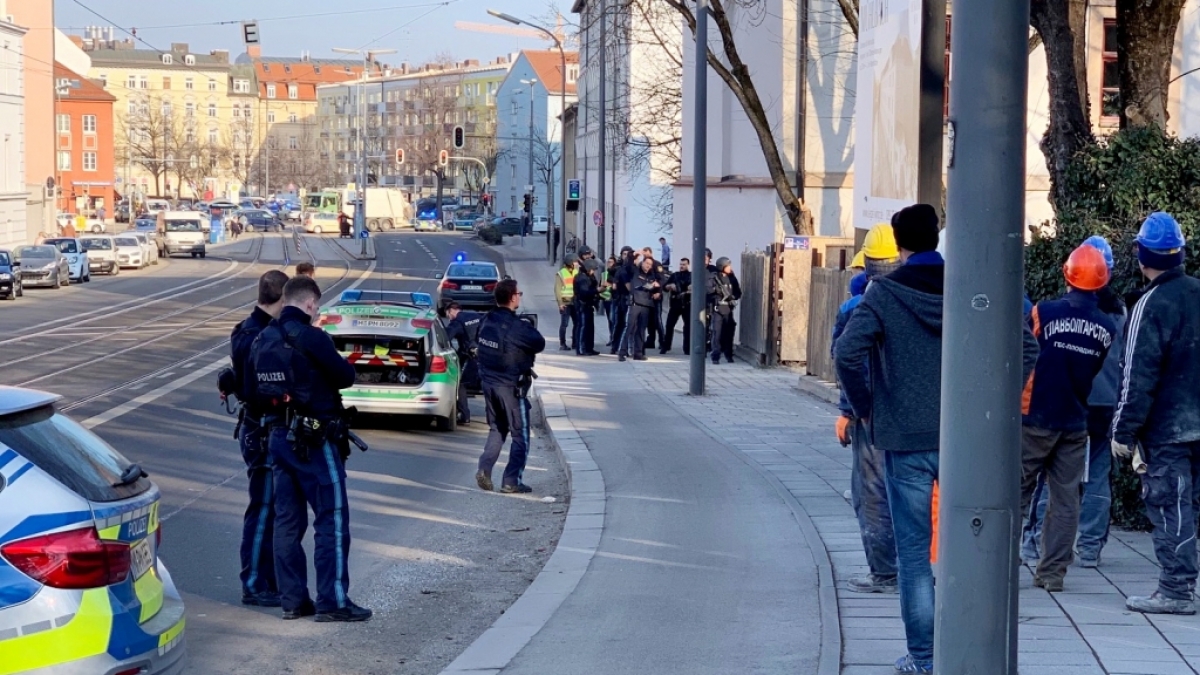 In M&uuml;nchen-Au musste die Polizei nach einer Schie&szlig;erei mit zwei Toten mit einem Gro&szlig;aufgebot anr&uuml;cken. (Foto)