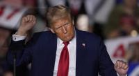 Donald Trump tanzt im Oktober 2024 bei einer Wahlkampfveranstaltung im McCamish Pavilion in Atlanta.