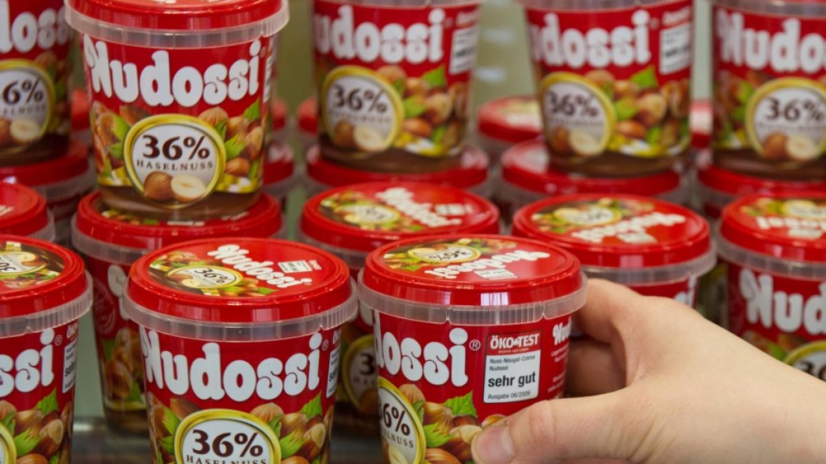 Vom R&uuml;ckruf betroffen sind die 300-Gramm-Gl&auml;ser der palm&ouml;lfreien "Nudossi"-Variante mit 36 Prozent Haselnussanteil. (Foto)