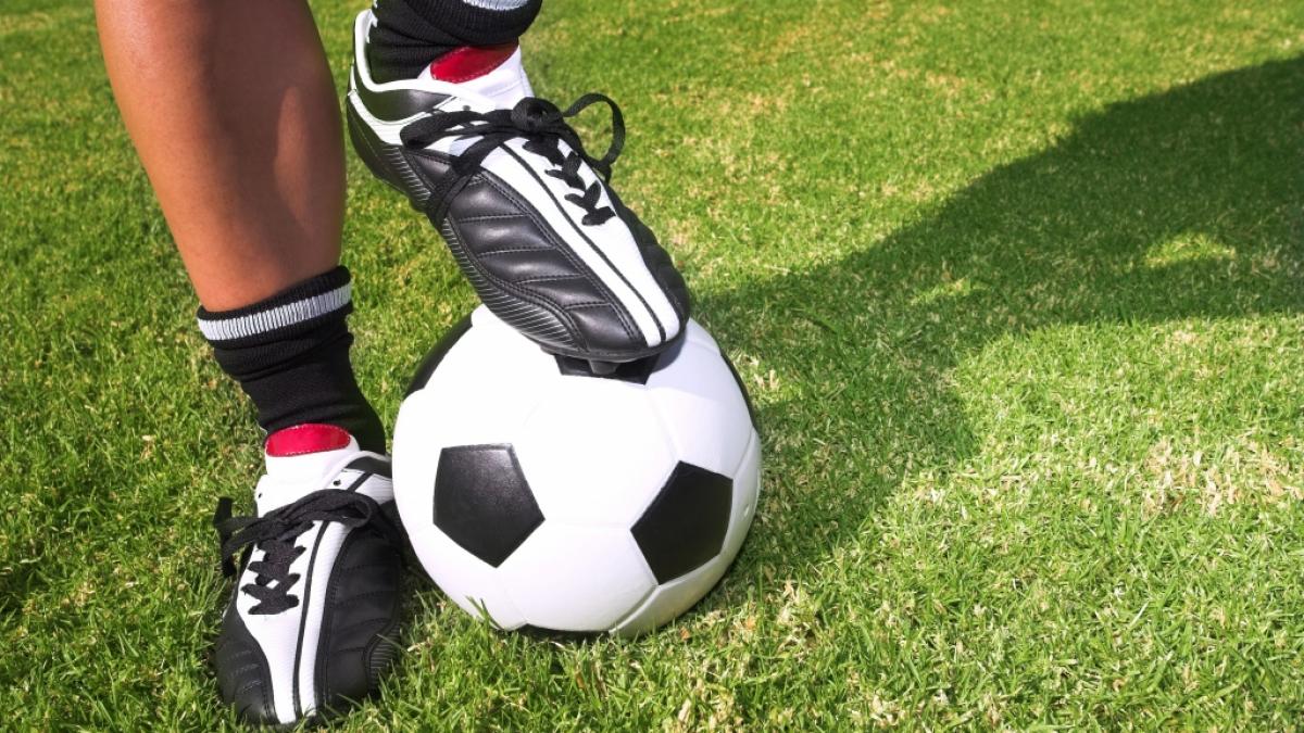 Die italienische Fu&szlig;ballwelt trauert um Sergio Satriano - der Defensivspieler von Real Battipaglia ist mit nur 35 Jahren gestorben (Symbolbild). (Foto)