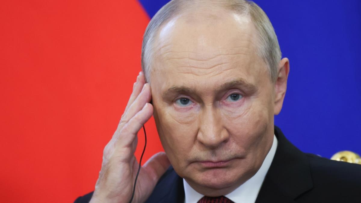 Milit&auml;rexperten sind sich l&auml;ngst einig: Die Frage ist nicht, ob Wladimir Putin mit seiner Armee die Anto angreift, sondern wann es passieren wird. (Foto)