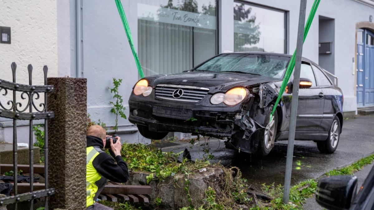 Unter den f&uuml;nf Verletzten der Amok-Fahrt von Passau sind die 40-j&auml;hrige Ehefrau des Fahrers sowie seine f&uuml;nfj&auml;hrige Tochter. (Foto)