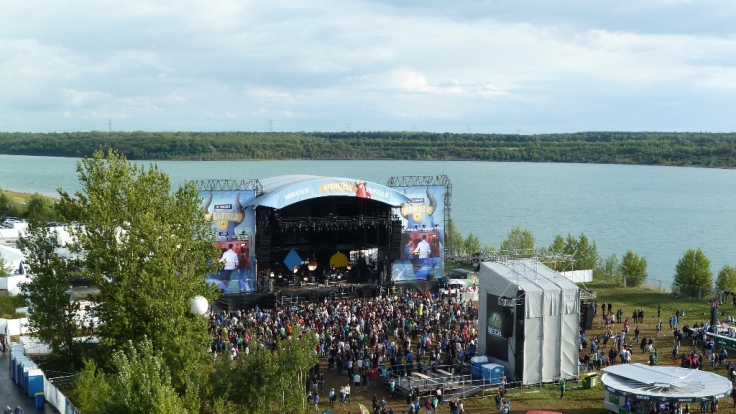 Die Blue Stage feiert bereits.