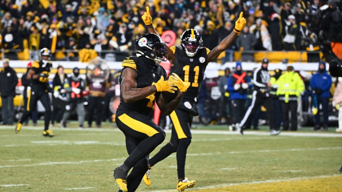 DK Metcalf von den Pittsburgh Steelers l&auml;uft den Ball in die Endzone, am 15.12.2025. (Symbolbild) (Foto)