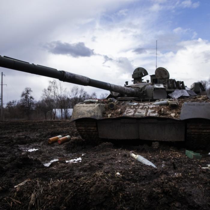 Bis 185 km/h schnell! Kamikaze-Drohnen sprengen Putin-Panzer
