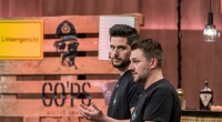 Finn Gelderrmann und Jan Weigelt präsentieren mit 