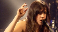 Die US-amerikanische Sängerin, Songwriterin und Pianistin Vanessa Carlton landete mit dem Song «A Thousand Miles» einen Welthit. Sie bekennt sich offen zu ihrer Bisexualität.