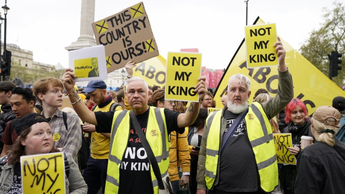 Am Tag der Kr&ouml;nung klickten die Handschellen: Bei Protesten gegen K&ouml;nig Charles III. sind mehrere Monarchie-Gegner festgenommen worden. (Foto)