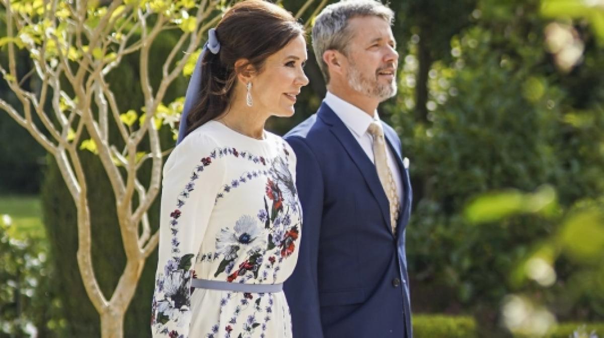 Das d&auml;nische Kronprinzenpaar Frederik und Mary auf dem Weg zur Trauung von Hussein bin Abdullah II. und Radschwa Al Saif. (Foto)