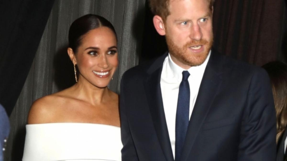 Nicht nur von seiner Ehefrau Meghan Markle, auch von seiner royalen Verwandtschaft wird Prinz Harry beim Jubil&auml;um der Invictus Games eiskalt h&auml;ngengelassen. (Foto)
