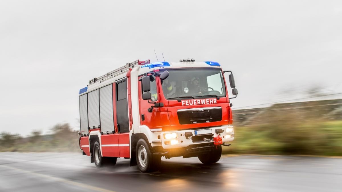 Ein Schauspieler wurde in Magdeburg nach einer Auff&uuml;hrung von einem Feuerwehrauto zerquetscht. (Symbolfoto) (Foto)