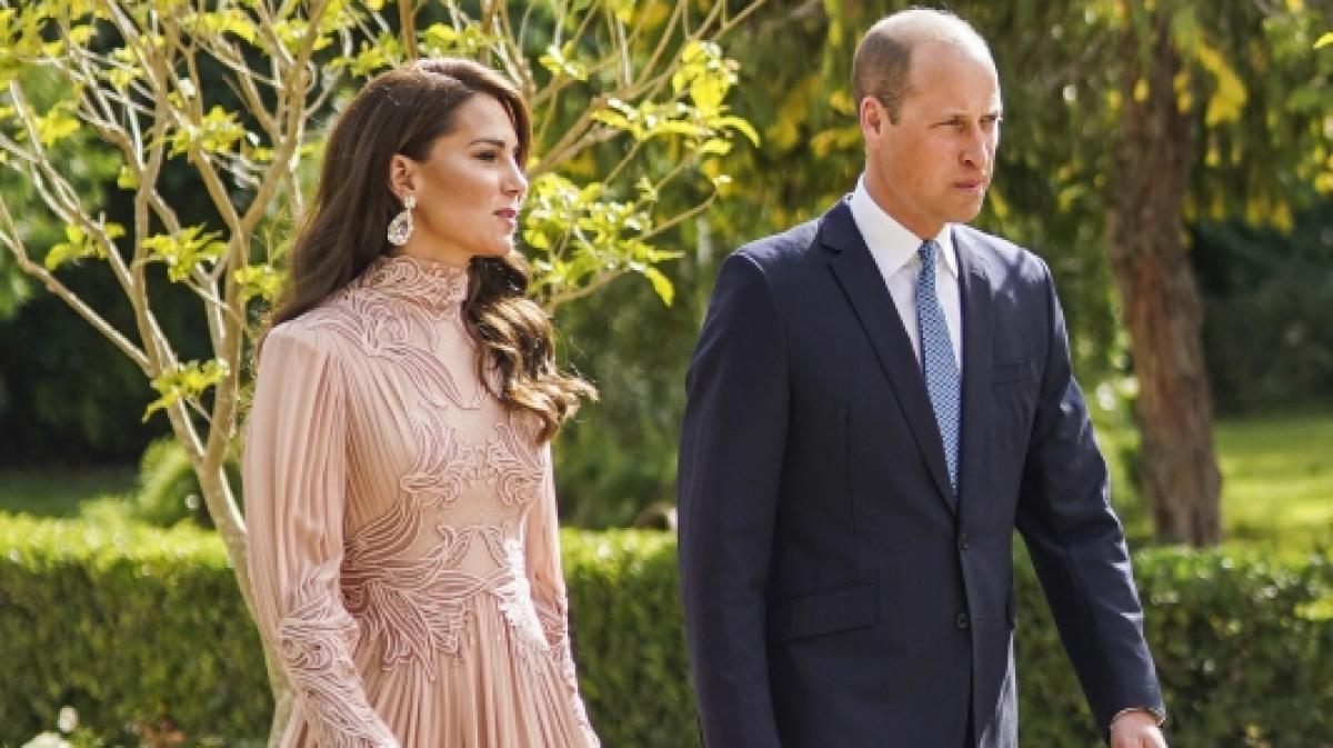 Prinz William und Prinzessin Kate mischten sich bei der Hochzeit des jordanischen Kronprinzen Hussein unter die G&auml;ste. (Foto)
