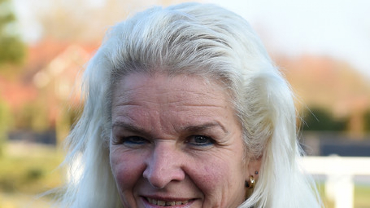Carmen Hanken, die Witwe des verstorbenen "Knochenbrecher" Tamme Hanken, hat Medienberichten zufolge mit gemeinen Anfeindungen zu k&auml;mpfen. (Foto)