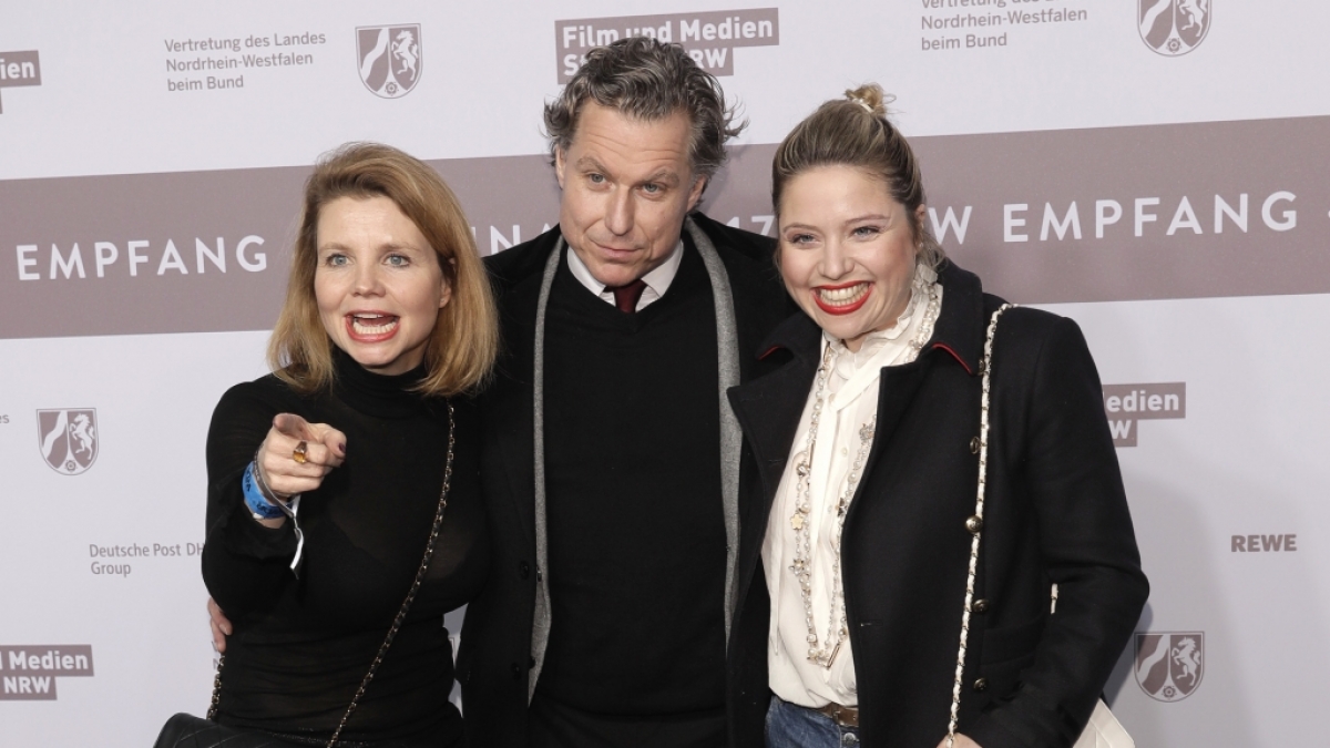Dirk Borchardt und seine beiden Lieblingsfrauen: Annette und Caroline Frier. (Foto)